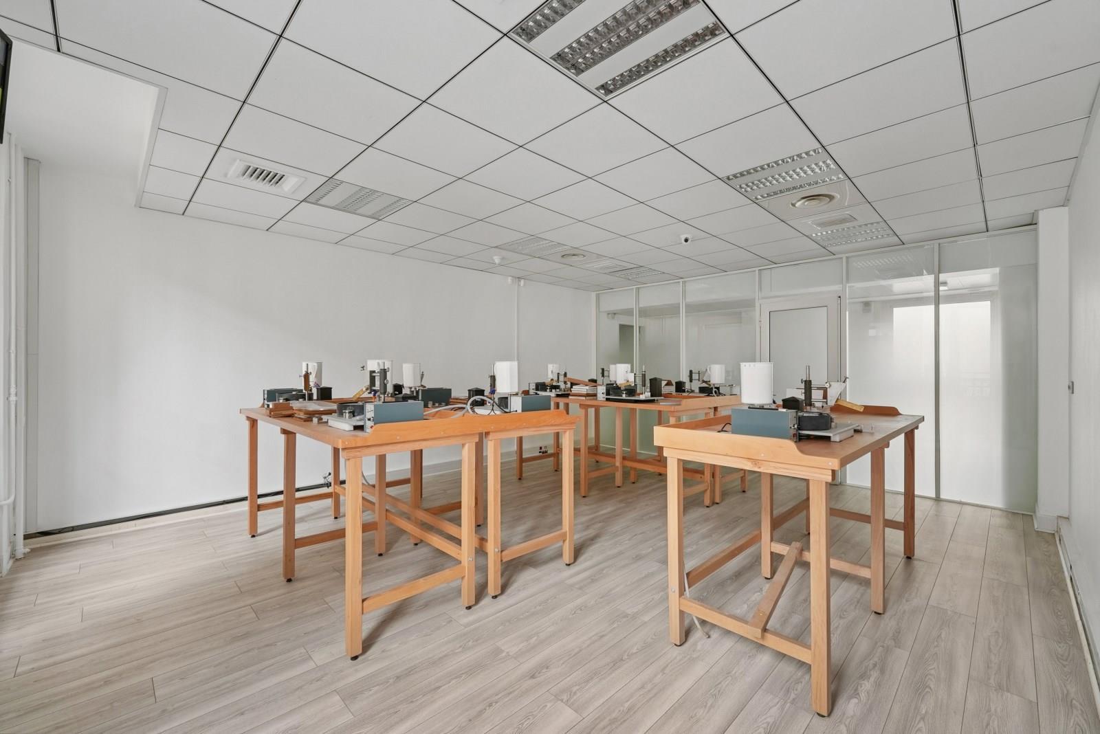 Photo 6 de 8 374 905