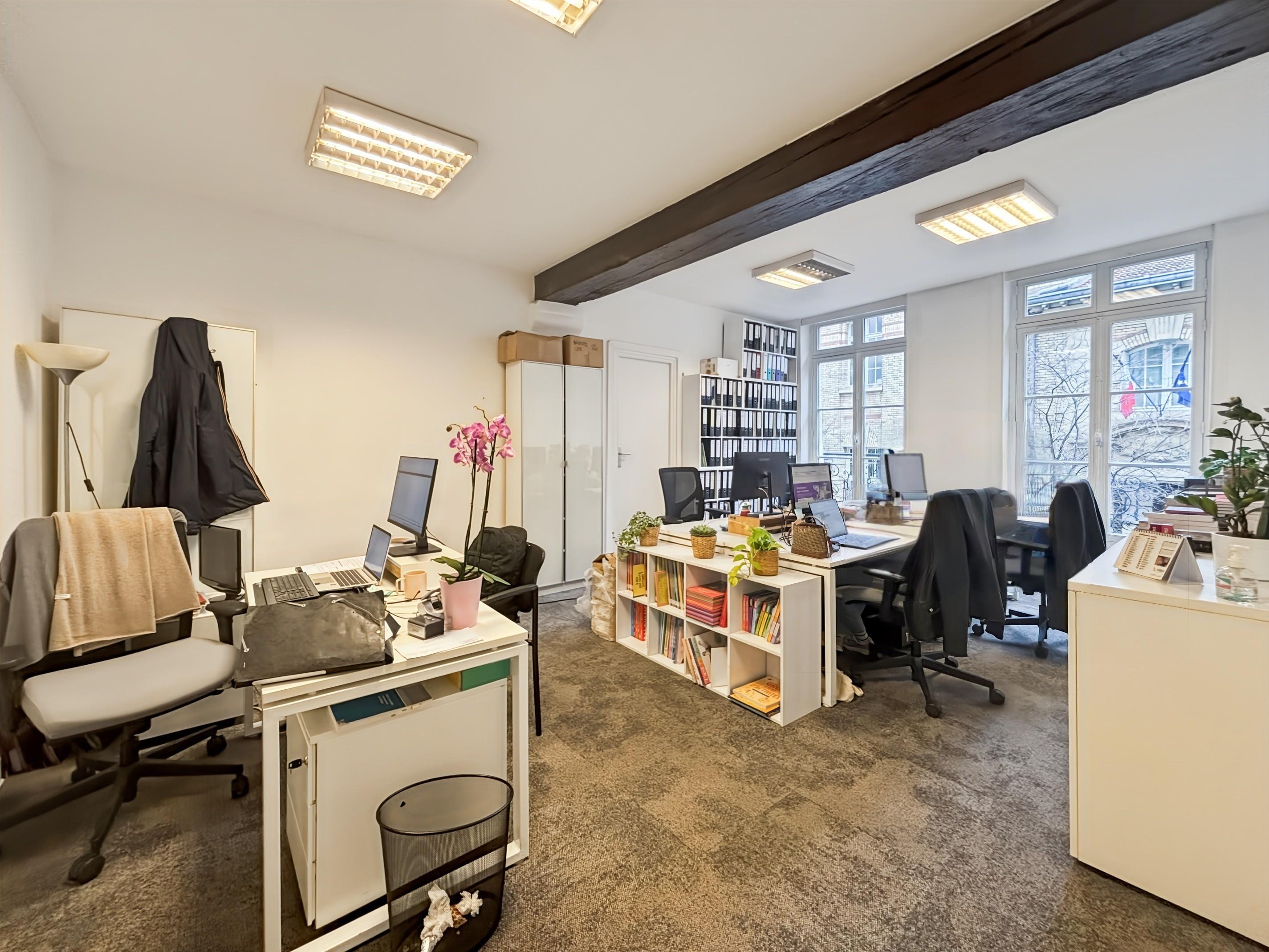 Photo 1 de 3 992 269